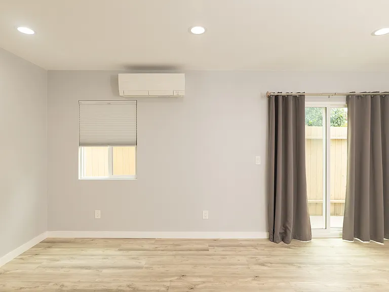 5182 Canoga Ave — Photo 17