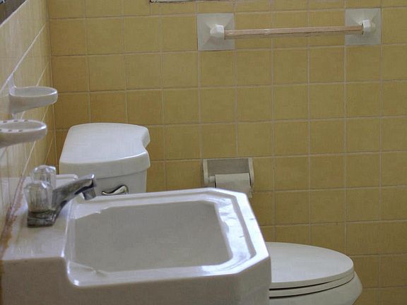 4th image of 903 E Reppto St APT B