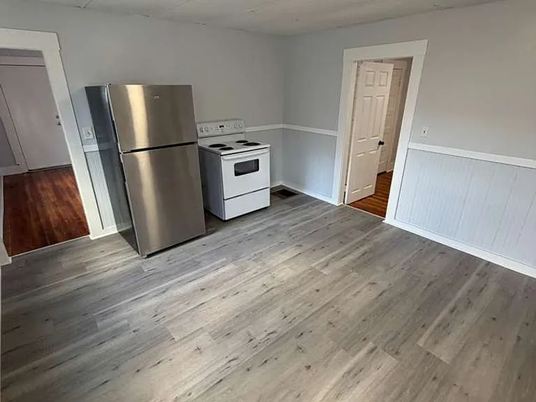 664 Main St — Photo 13