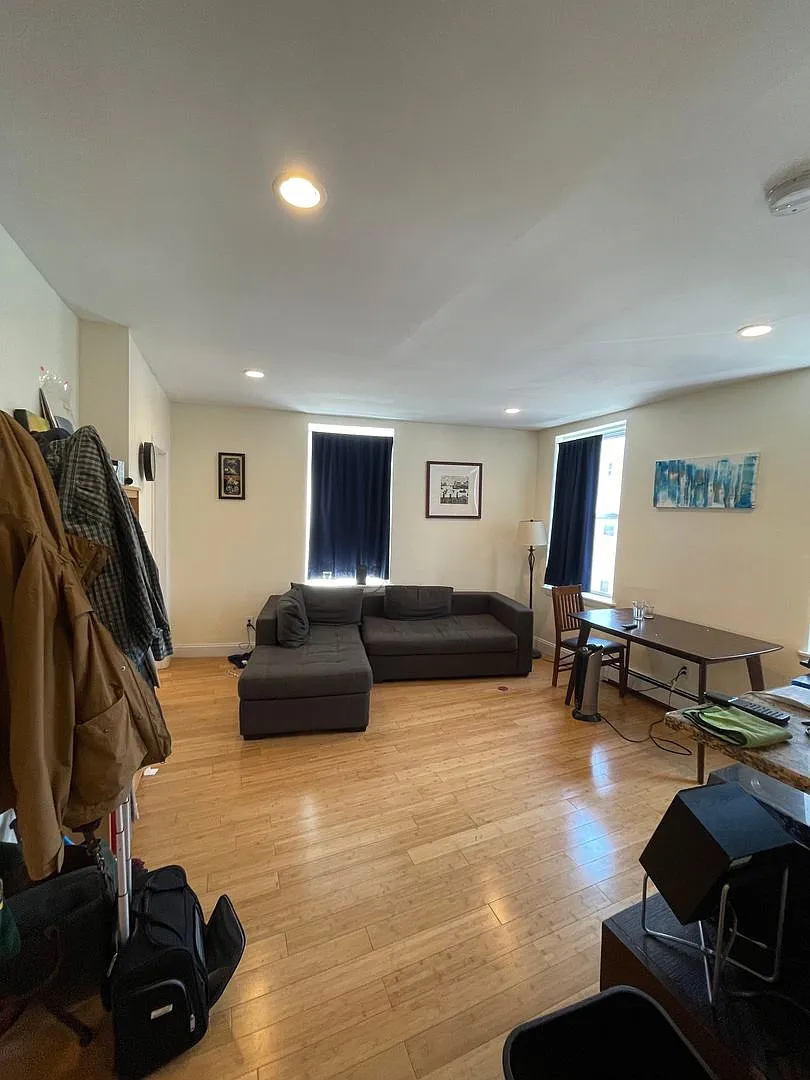 1 bed, 750 sqft, $2,695 — Photo 3