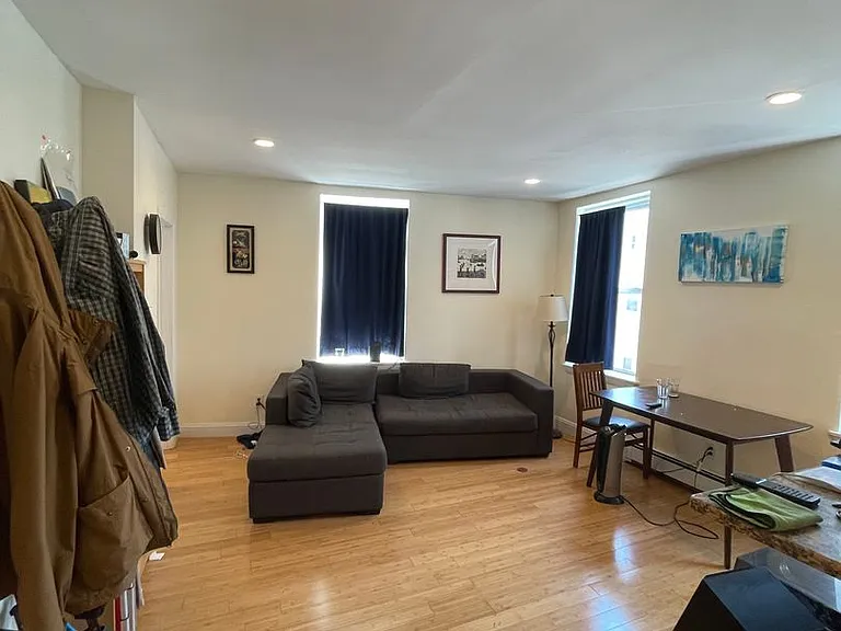 216 Maverick St #3B — Photo 3