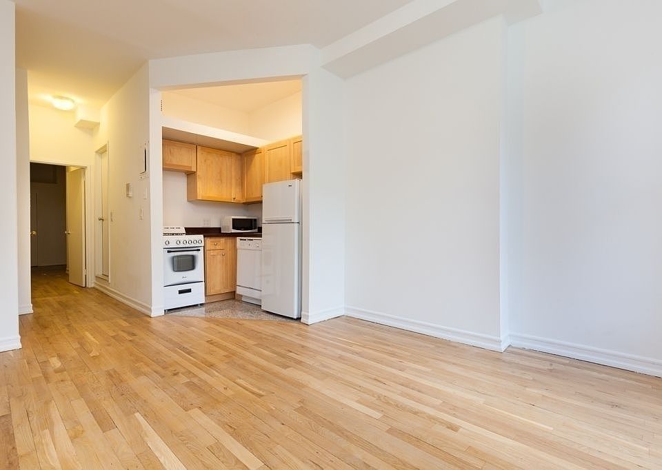 1st image of 445 E 83rd St #3EFF