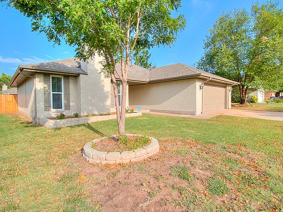 3rd image of 2112 Tanglewood Dr