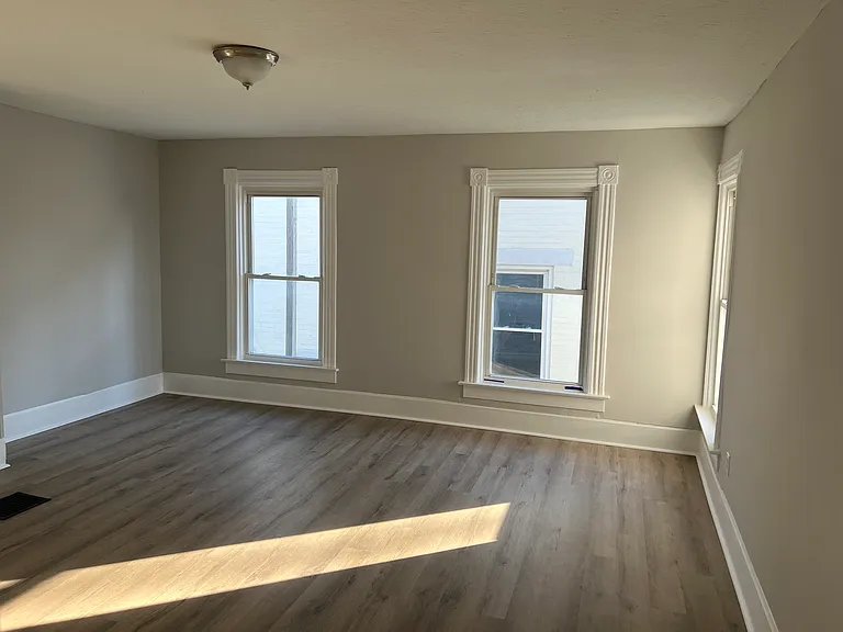 106 Gordon Ave — Photo 6