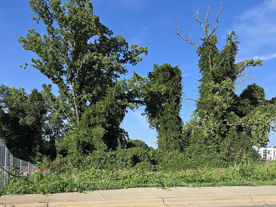 1st image of 204 W 28th St