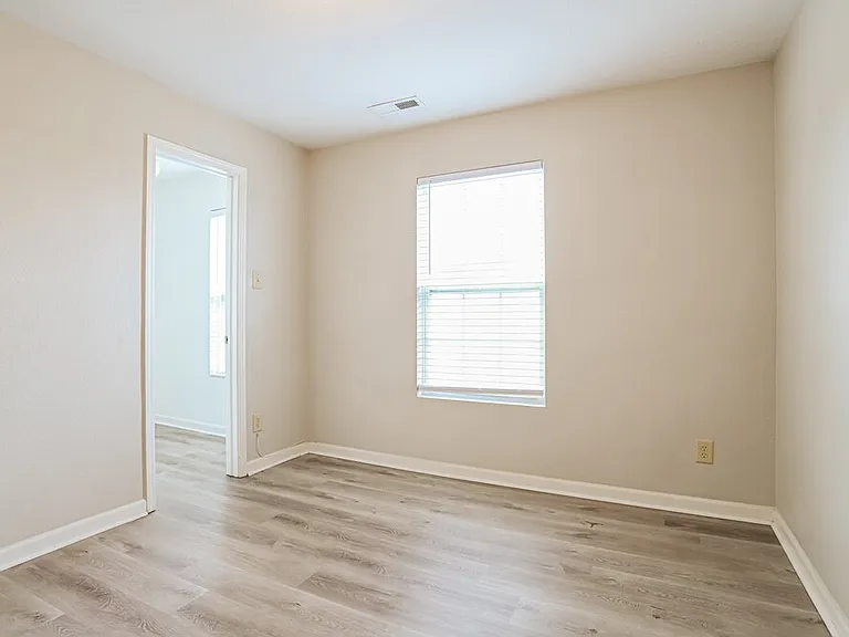 1528 Bray Dr — Photo 11