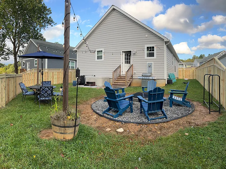 1208 Seven Sisters Ln — Photo 48