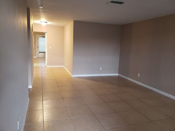 3rd image of 4413 SW 8th Pl APT 2