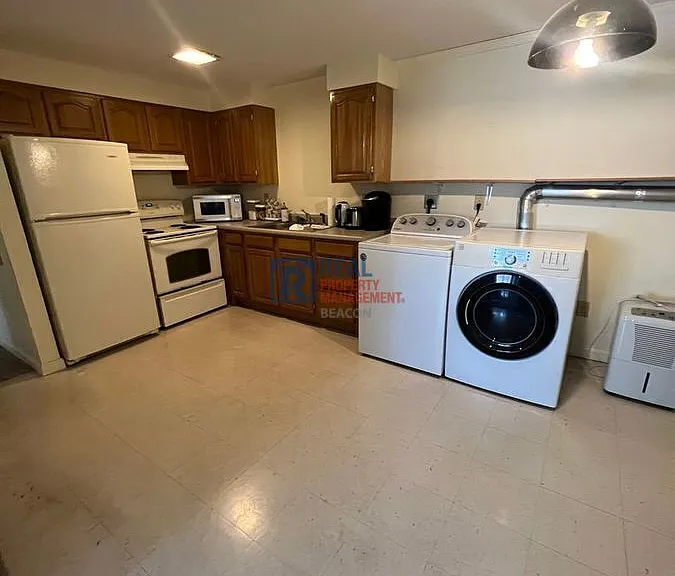 77 Winsor Dr #B — Photo 4