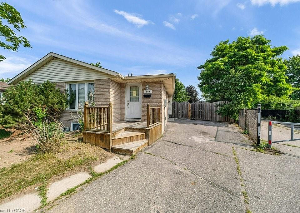 1st image of 959 Langs Cir