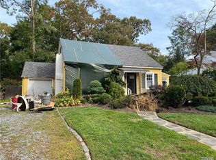 117 Marion Ave, Merrick, NY 11566