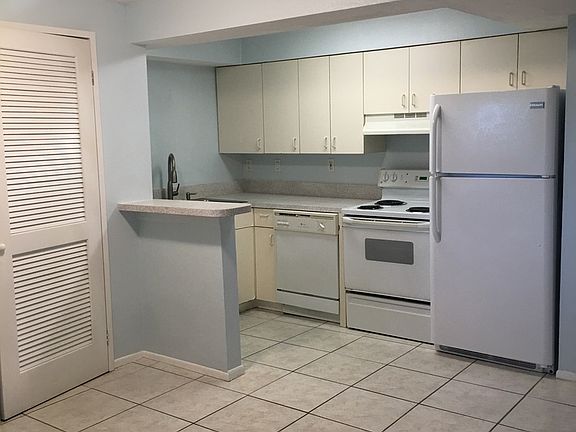 3rd image of 2121 Wood St Unit F124