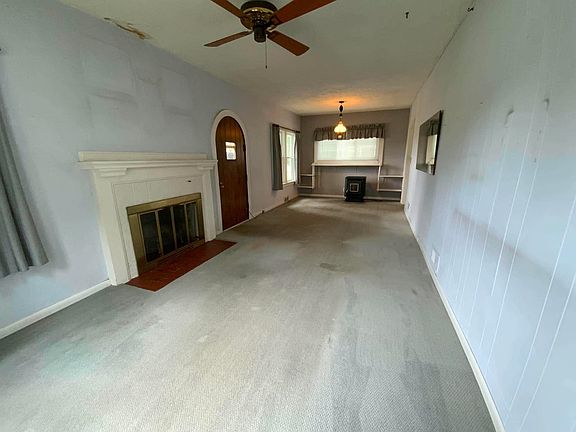 3rd image of 820 Cornelia St