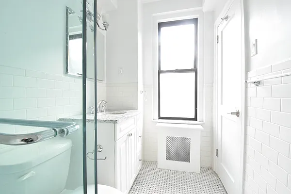 Rented by (Legacy) NY Quality Living Uptown | media 10