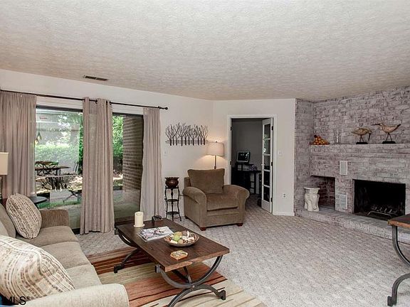 2nd image of 104 Turtle Creek Rd APT 2