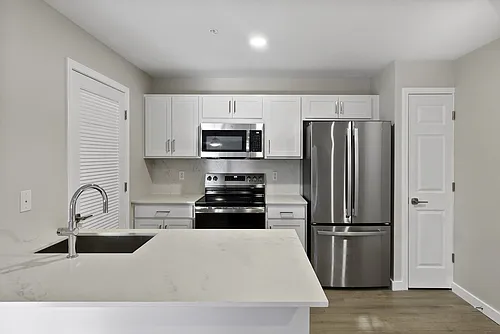 100 Lenox Park Cir NE Photo 1