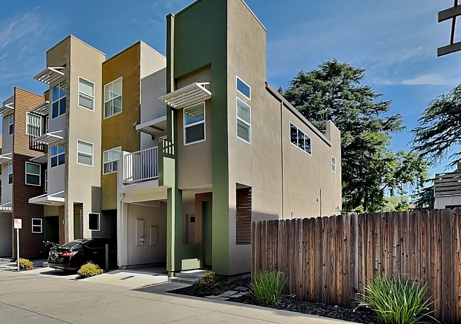 Stunning West Sac Condo — Photo 1