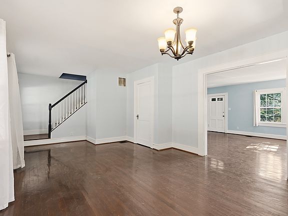 5th image of 610 Ashland Dr