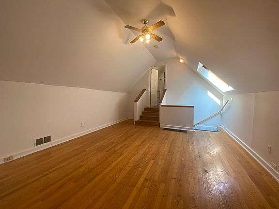 3rd image of 3136 N Southport Ave APT 2F