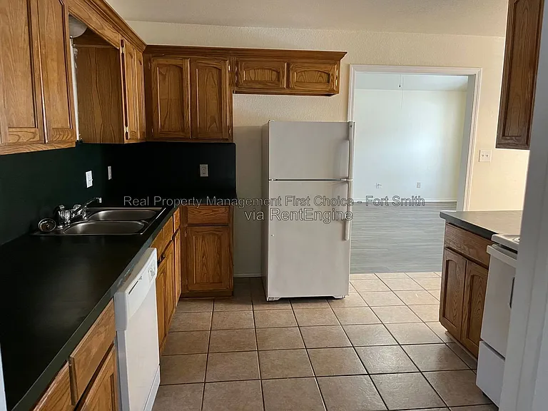 3509 Price Cir — Photo 6