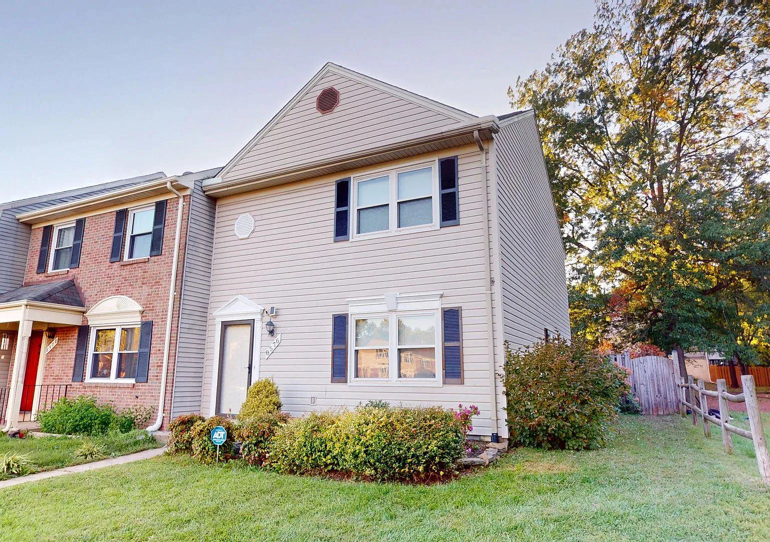 3 bed, 2.5 bath, 1408 sqft, $2,475 — Photo 2
