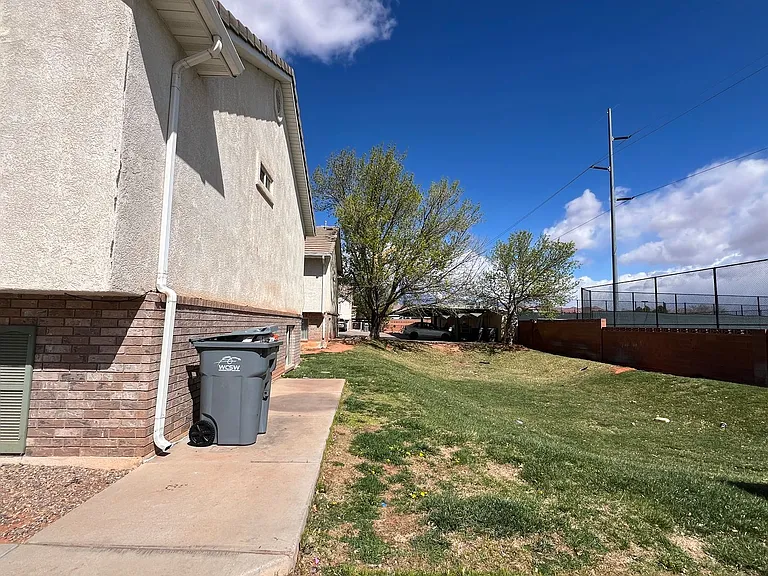 652 N 2720 E — Photo 12