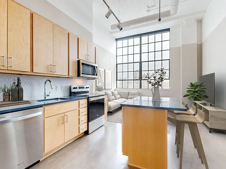 1010 Lofts — Photo 11