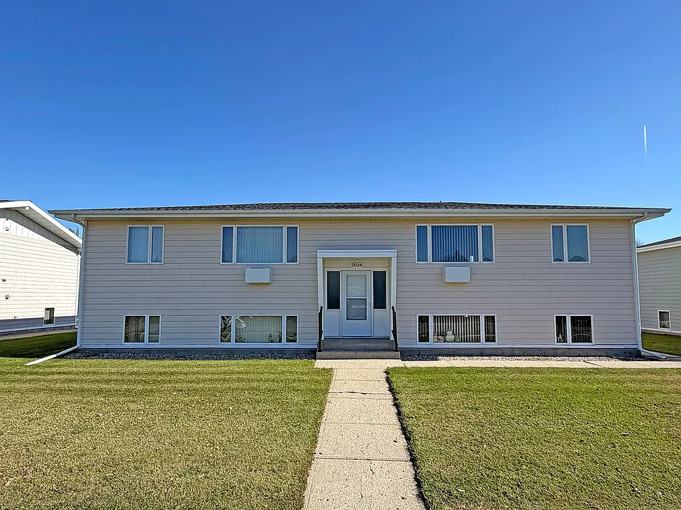 Cozy 4-Plex's Located on Minot's North Hill! 2028-2048 5th Street NW