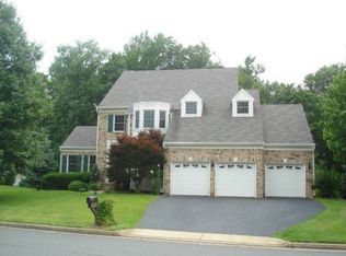 5386 Ashleigh Rd, Fairfax, VA 22030