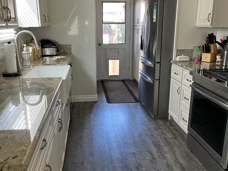 2825 Frankel St — Photo 13