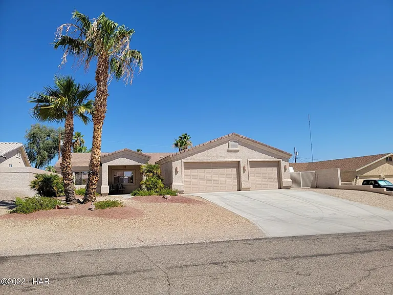 2740 Jericho Dr — Photo 2