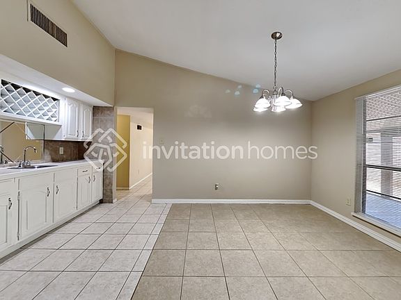 4th image of 15714 Mendocino Dr