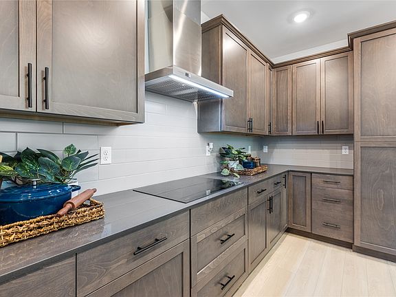 5th image of 32159 SE Grand Avenue SE