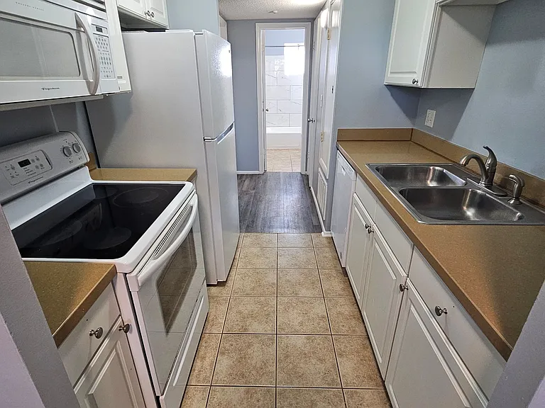 6240 Old Point Rd — Photo 1