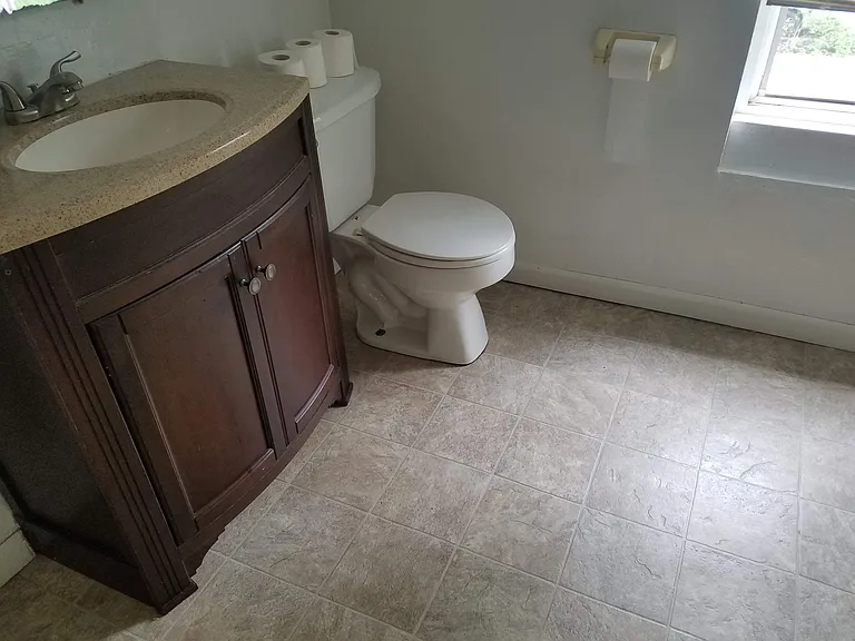 347 E Crain Ave — Photo 7