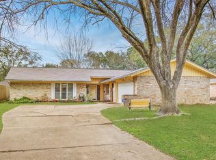 6702 Greenvale Ln, Houston, TX 77066