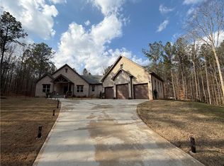 1206 Primrose Ln, Pendergrass, GA 30567