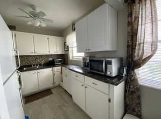 108 Cambridge E, West Palm Beach, FL 33417