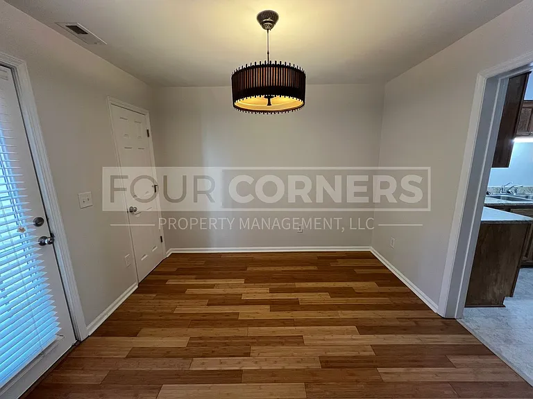 3910 New Garden Park — Photo 3