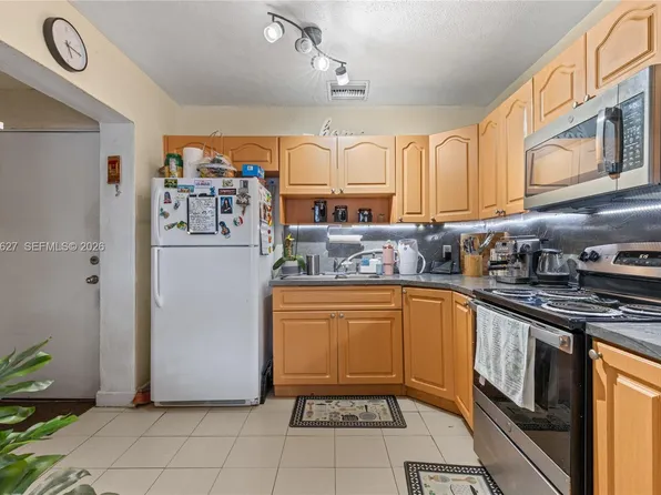 755 Harem Ave, Opa Locka, FL 33054