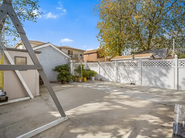 120-38 Inwood Street image 27 of 28