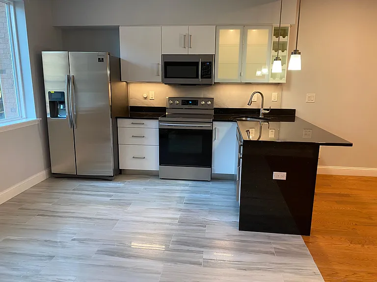 1635 Poplar St #1A — Photo 3