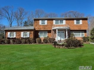 2 Saint George Ct, Melville, NY