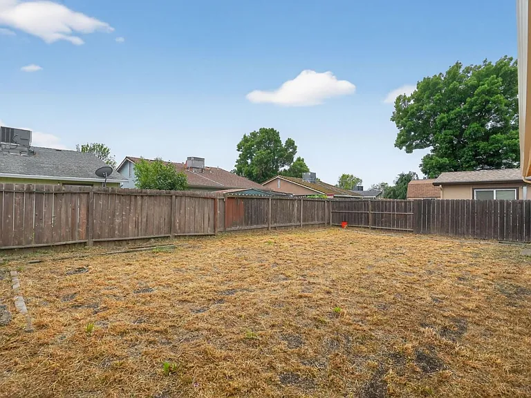 2524 Pemberton Ct — Photo 34