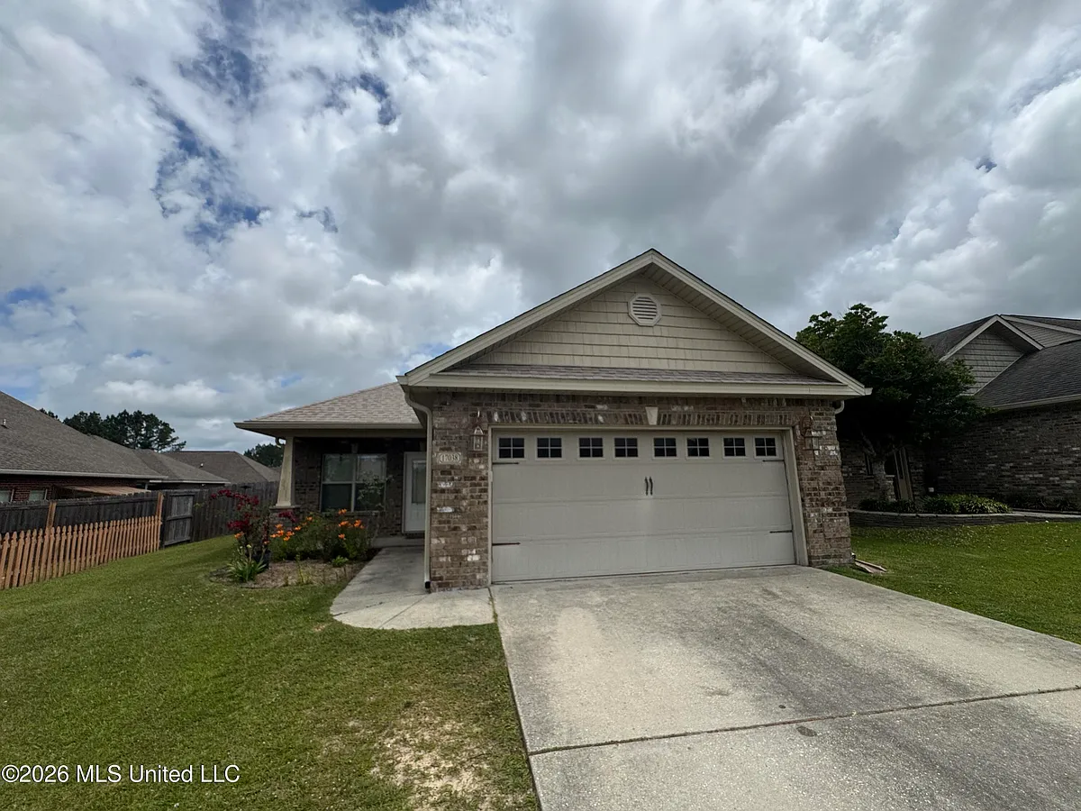 Building Photo - 17038 Date Palm Dr