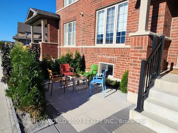 29 N Hornchurch St, Whitby, ON L1P 0J3