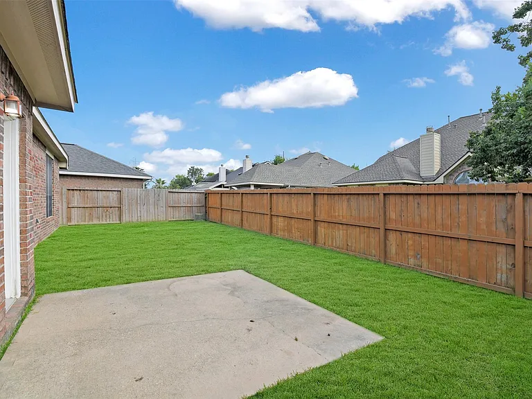 19227 Countryhills Ct — Photo 31