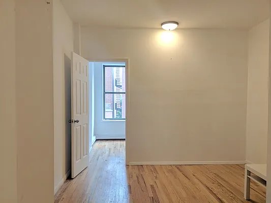 Rented by Mirador Real Estate | media 4