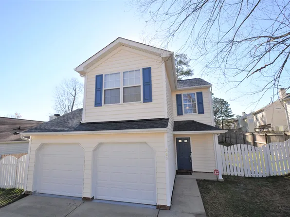 202 Thorncrest Dr, Apex, NC 27539
