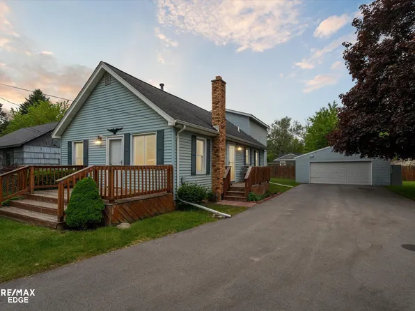 3217 Berent St, Burton, MI 48529